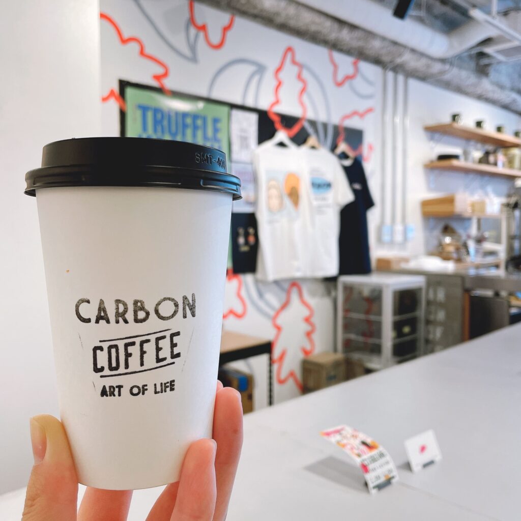 CARBON COFFEE ART OF LIFEのカフェラテ